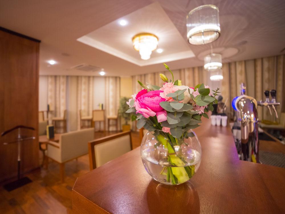 Ramada By Wyndham Almaty Hotel Luaran gambar