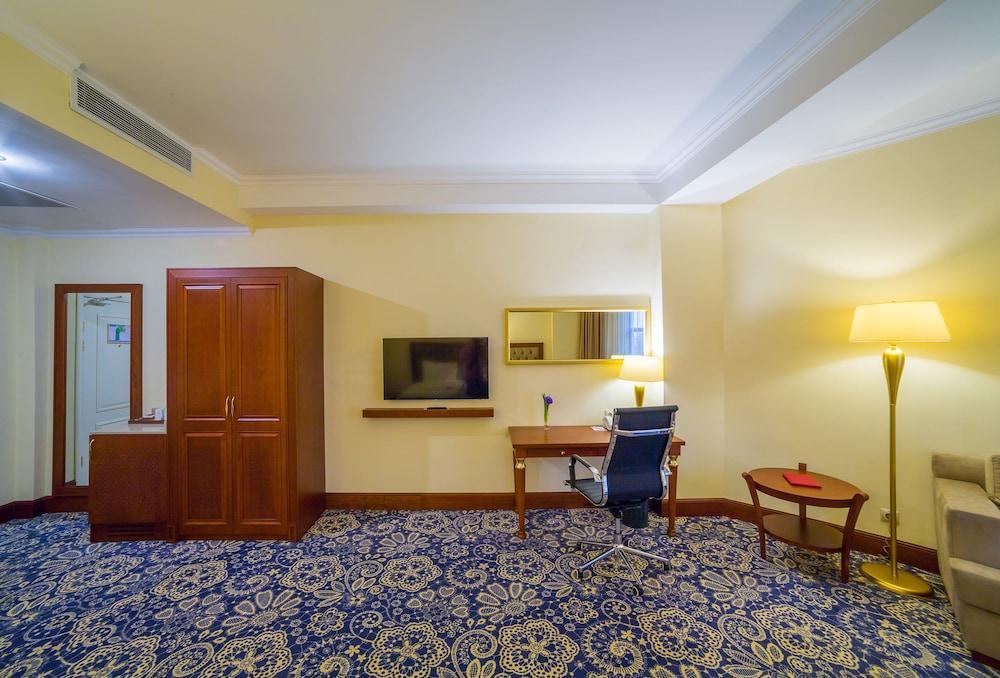 Ramada By Wyndham Almaty Hotel Luaran gambar