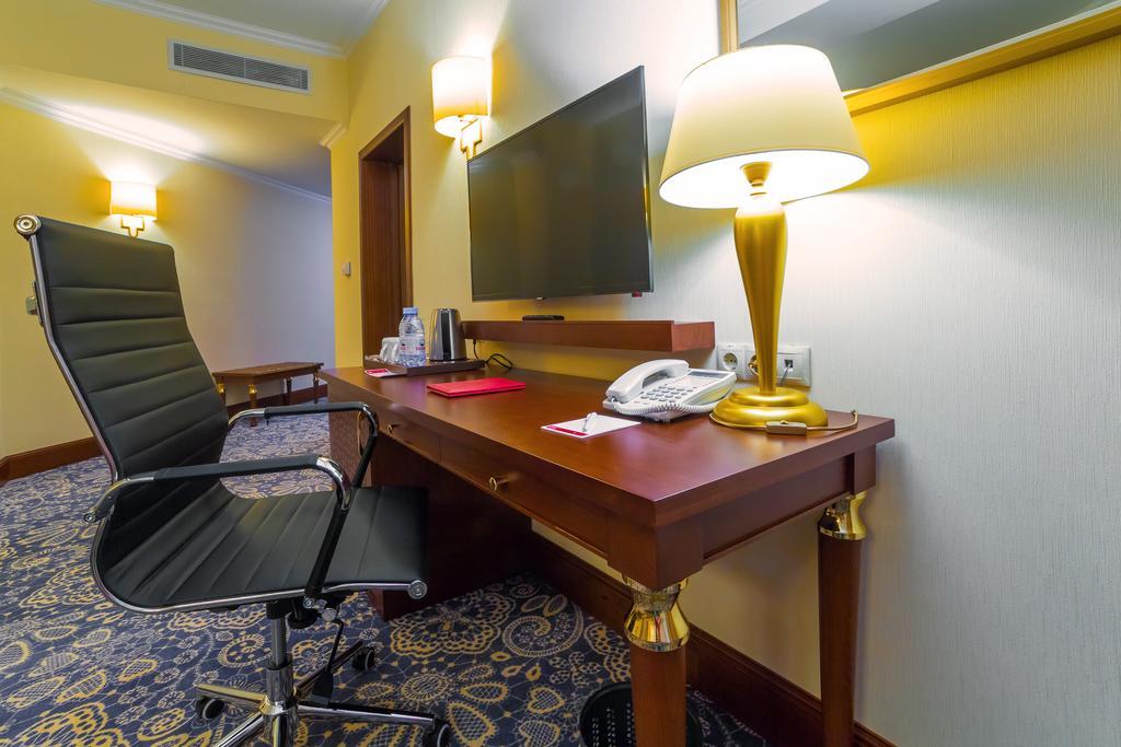 Ramada By Wyndham Almaty Hotel Luaran gambar