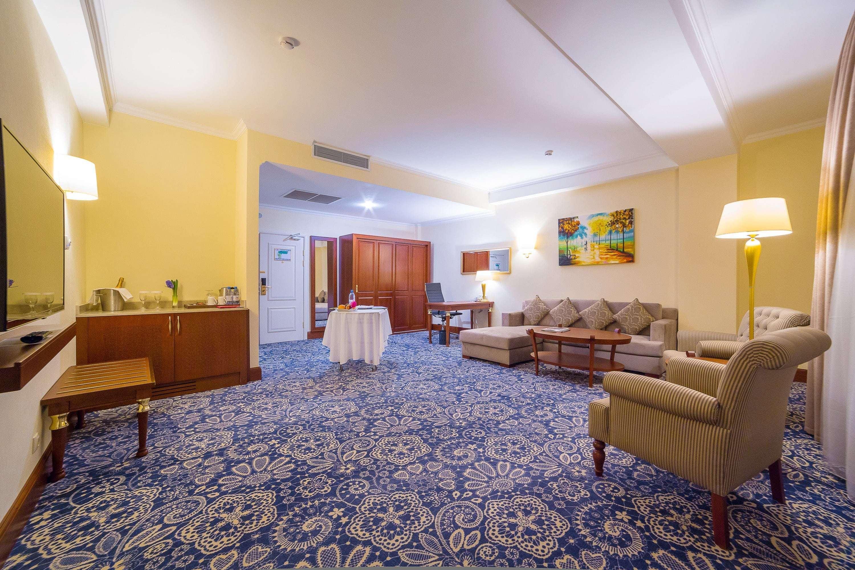 Ramada By Wyndham Almaty Hotel Luaran gambar