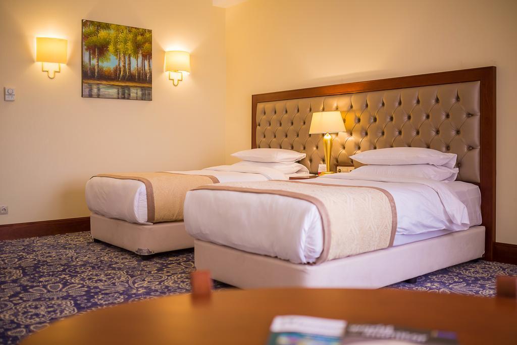 Ramada By Wyndham Almaty Hotel Luaran gambar