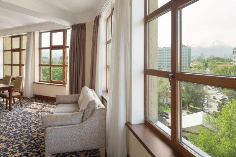 Ramada By Wyndham Almaty Hotel Luaran gambar