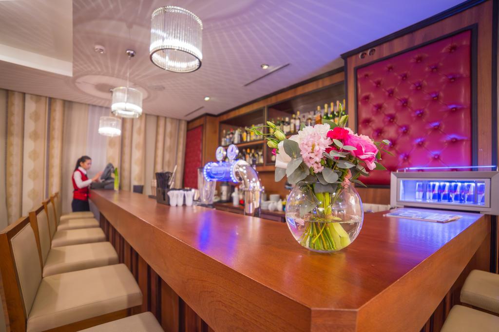 Ramada By Wyndham Almaty Hotel Luaran gambar