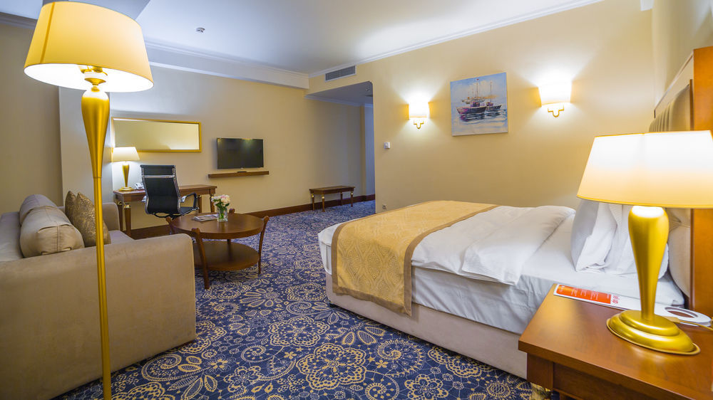 Ramada By Wyndham Almaty Hotel Luaran gambar