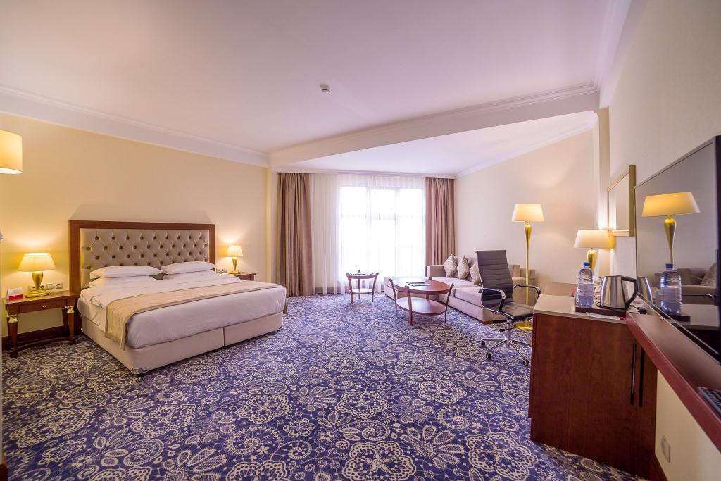 Ramada By Wyndham Almaty Hotel Luaran gambar