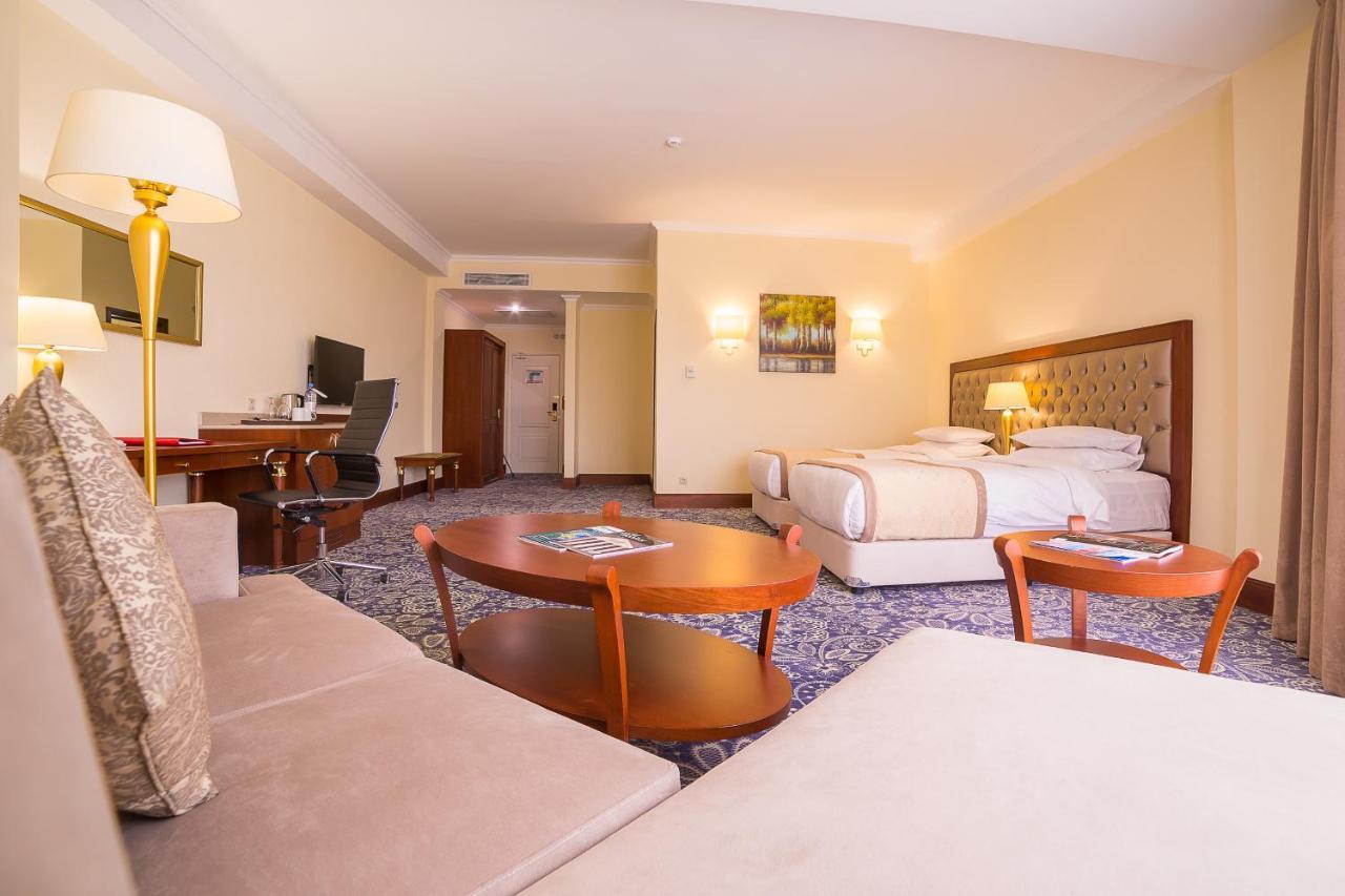 Ramada By Wyndham Almaty Hotel Luaran gambar