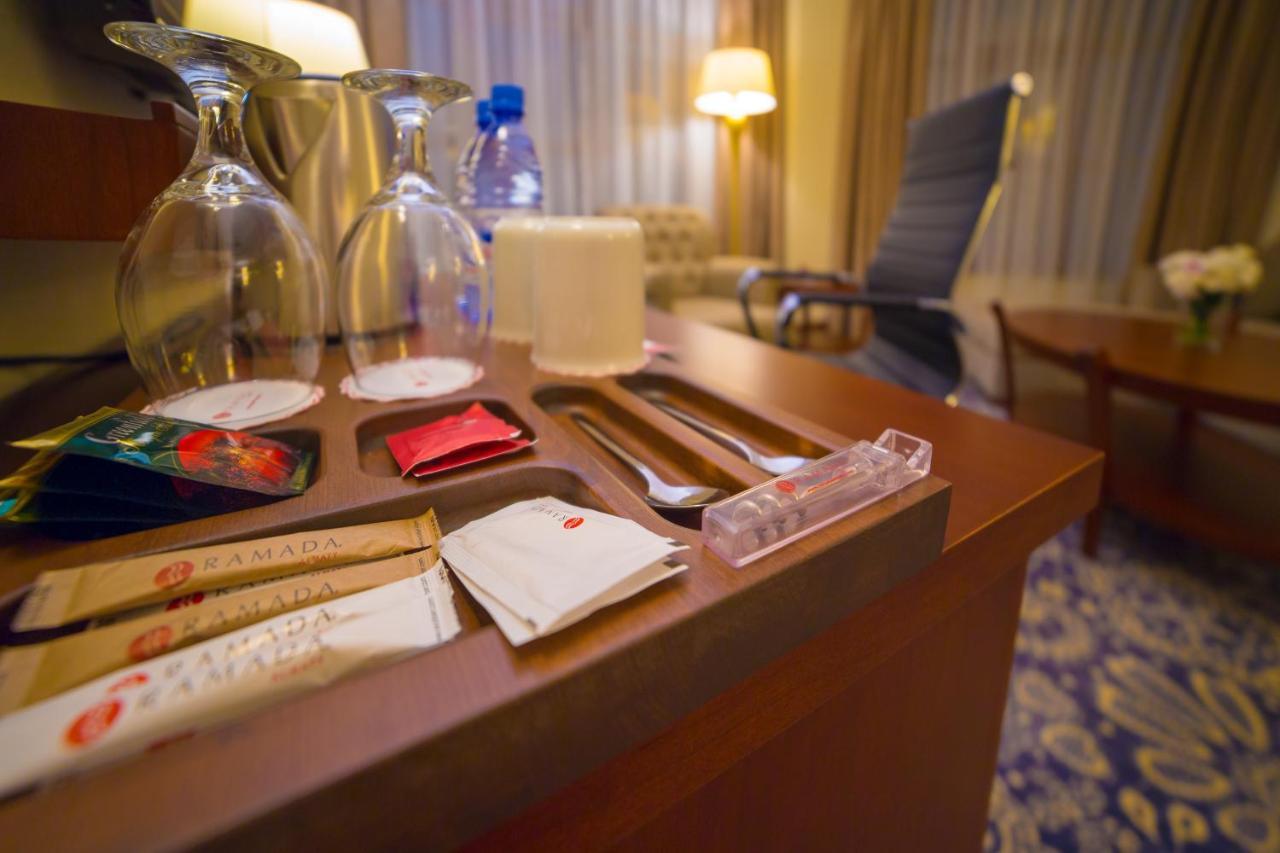 Ramada By Wyndham Almaty Hotel Luaran gambar