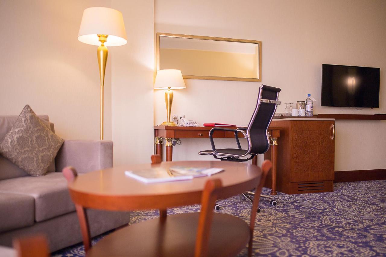 Ramada By Wyndham Almaty Hotel Luaran gambar